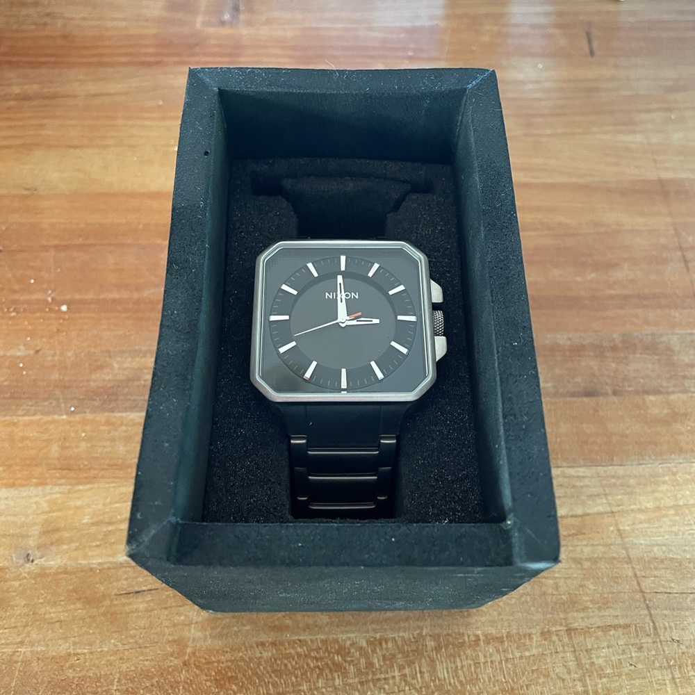 Nixon Platform Watch